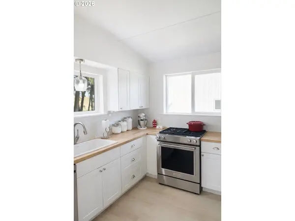 21811 COLE LN, Aurora, OR 97002