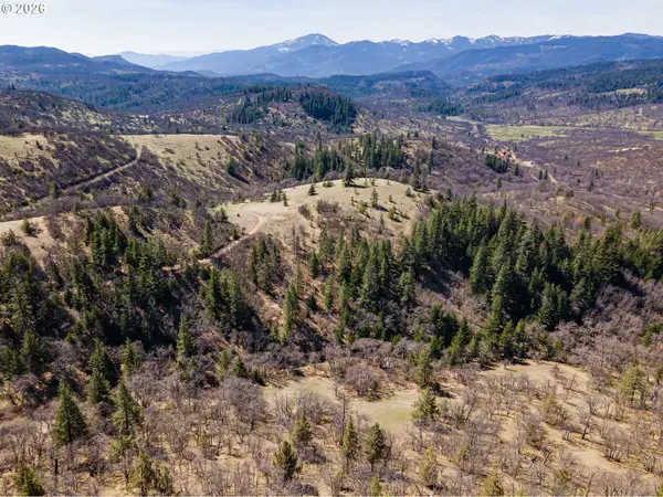 COLESTIN RD, Ashland, OR 97520
