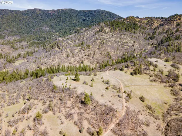 COLESTIN RD, Ashland, OR 97520