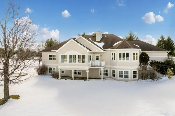 5002 Arrowhead CIR, Acme Twp, MI 49690