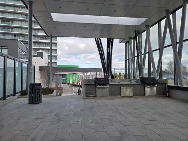 95 Mcmahon DR #707, Toronto C15, ON M2K 0H1