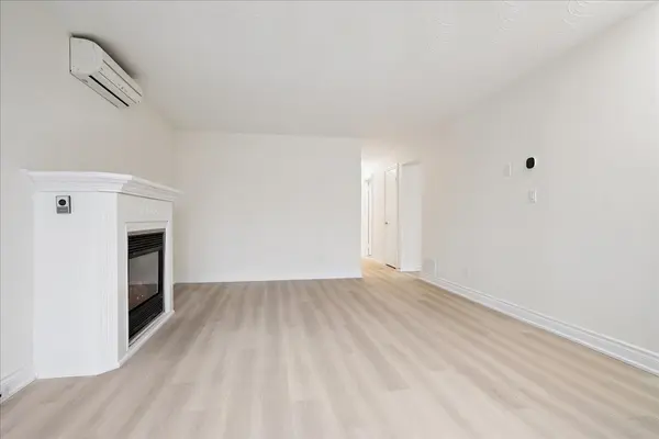 355 Oshawa BLVD N #Main, Oshawa, ON L1G 5T2