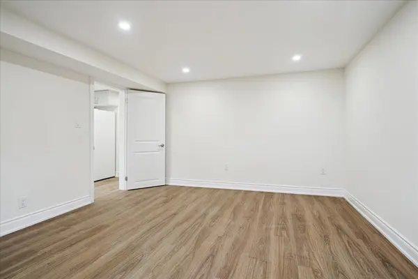 355 Oshawa BLVD N #Bsmt, Oshawa, ON L1G 5T2