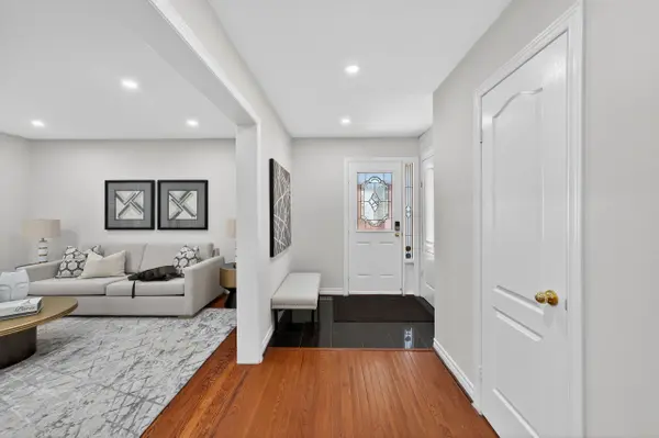 120 Brookmill DR, Vaughan, ON L4J 6M2