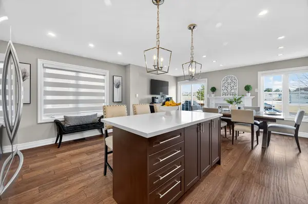 123 RUSSEL DR, Bradford West Gwillimbury, ON L3Z 3B9