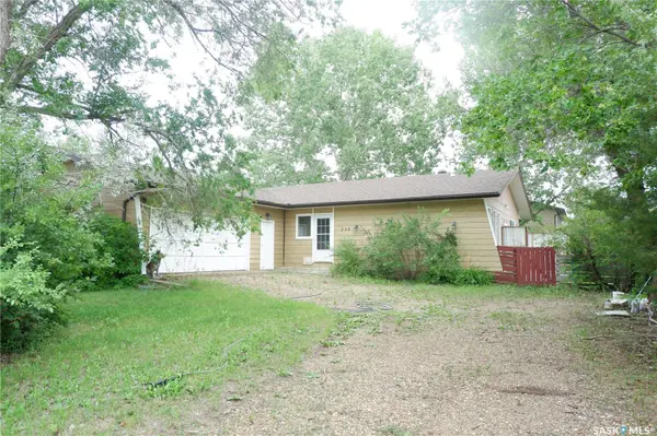 235 King STREET, Coronach, SK S0H 0Z0