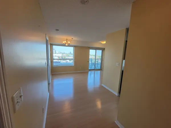 215 Queen ST E #503, Brampton, ON L4W 0A9