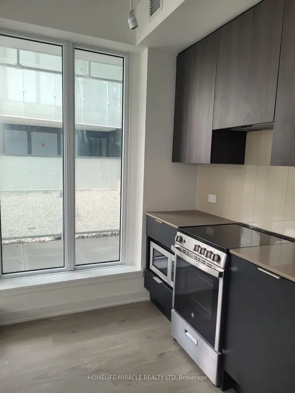 3900 Confederation Pkwy #212, Mississauga, ON L5B 0M3