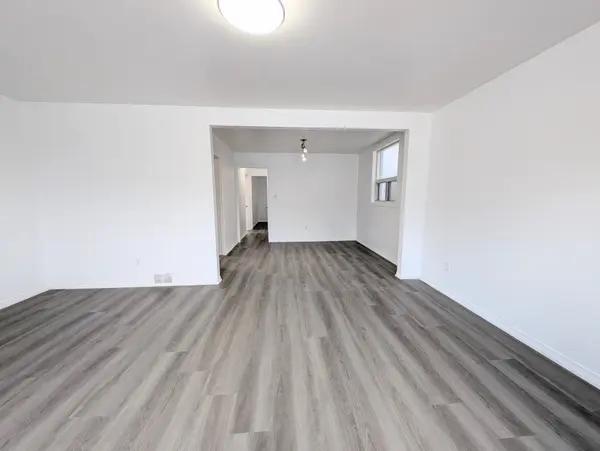 53 Dunraven DR, Toronto W03, ON M6M 1G9