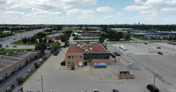 240 Wyecroft RD #104, Oakville, ON L6K 2G7