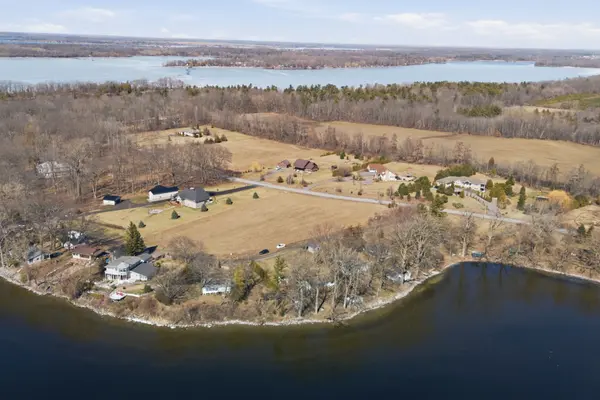 32 Quinte View RD, Greater Napanee, ON K0H 1G0