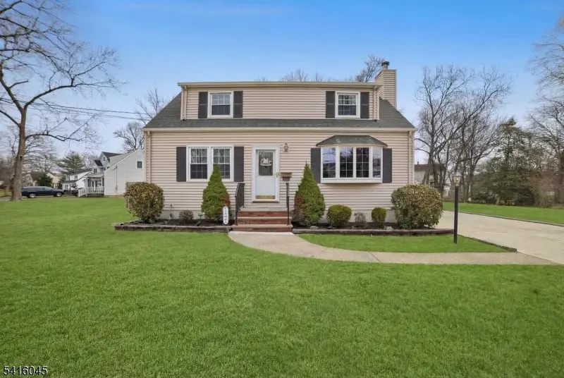 34 Maclennon Pl, Fanwood Boro, NJ 07023