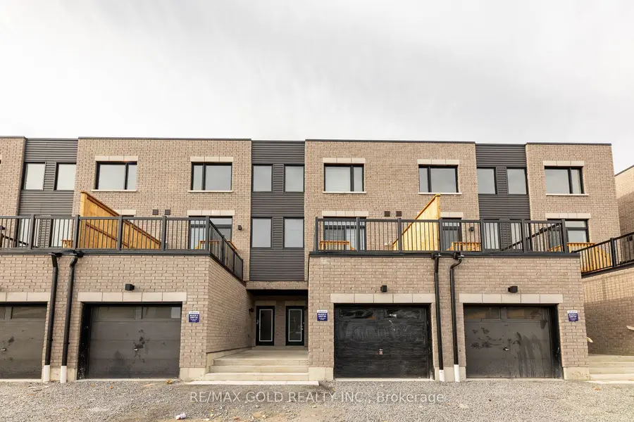 217 Monarch AVE, Ajax, ON L1S 7M3