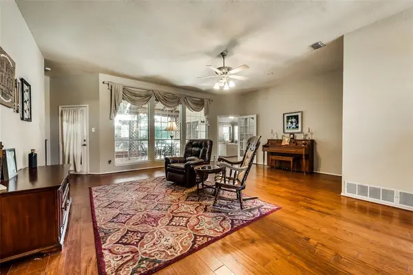 5321 Meadow Chase Lane, Flower Mound, TX 75028