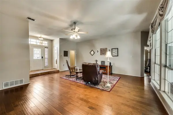 5321 Meadow Chase Lane, Flower Mound, TX 75028