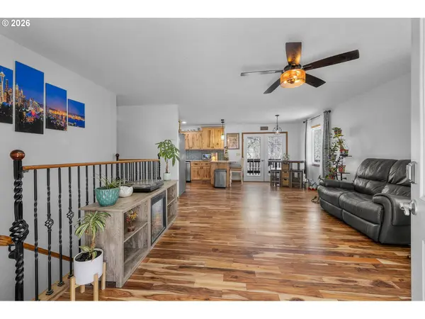 27374 BUMPY RD, John Day, OR 97845