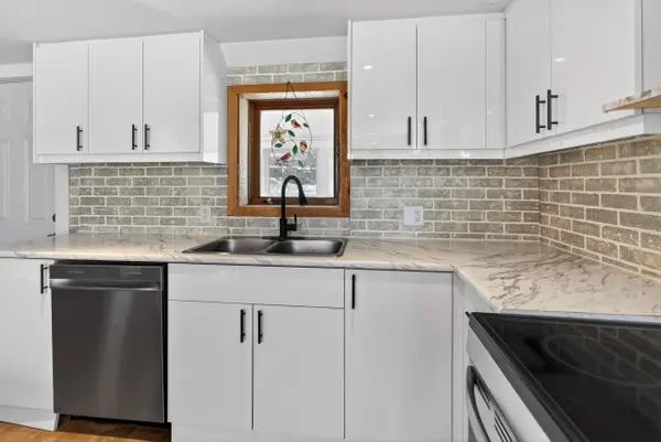 5668 Battersea RD, Frontenac, ON K0H 1H0