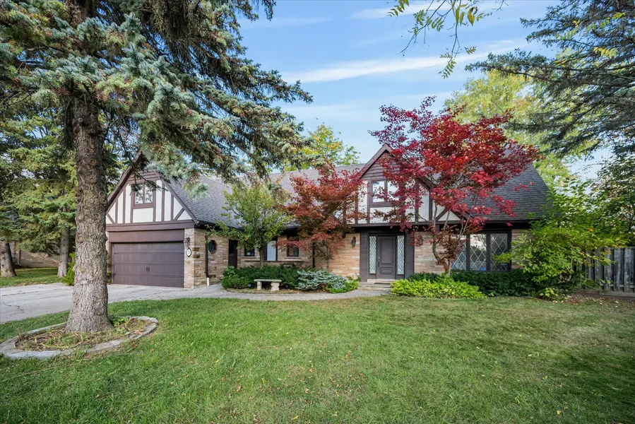 3 Old English LN, Markham, ON L3T 2T8