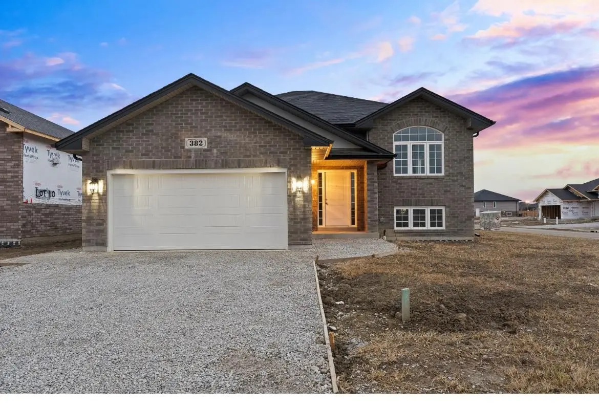 382 Mulberry LN, Lakeshore, ON N8L 1A9