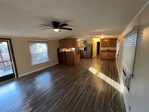 126 Briar Oaks Drive, Azle, TX 76020