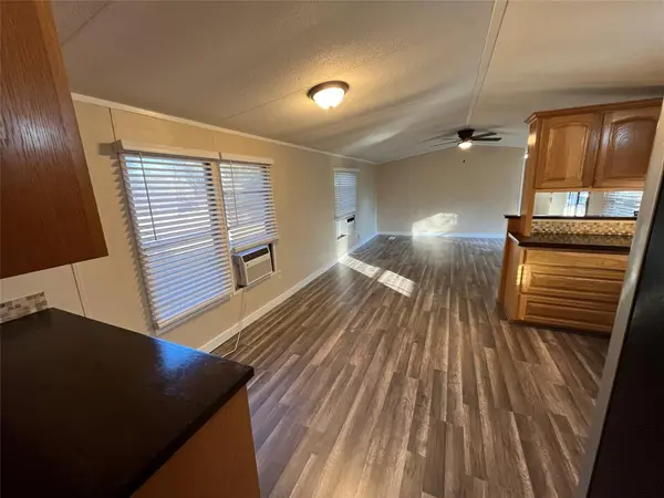 126 Briar Oaks Drive, Azle, TX 76020