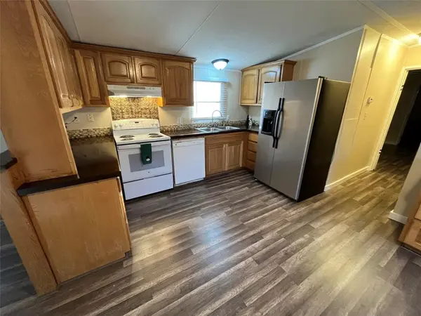 126 Briar Oaks Drive, Azle, TX 76020