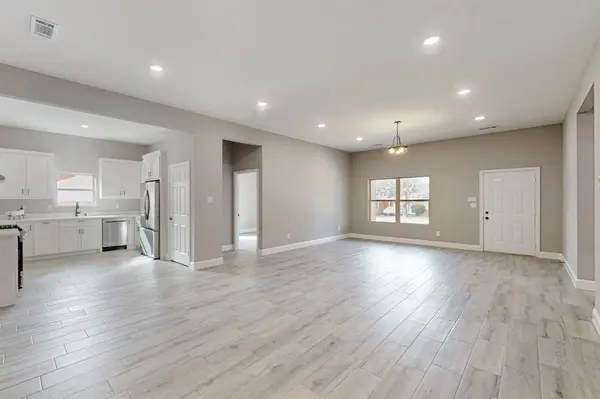 706 Poinsettia Drive, Lancaster, TX 75146