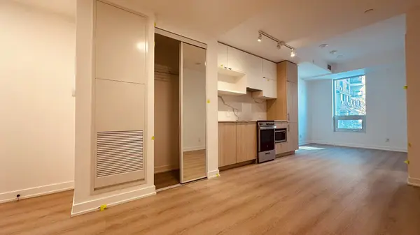 100 Queen ST E #302, Toronto C08, ON M5C 1S6