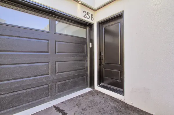 25B Knowles CRES #Secondary Suite/Basement, Aurora, ON L4G 1Z6