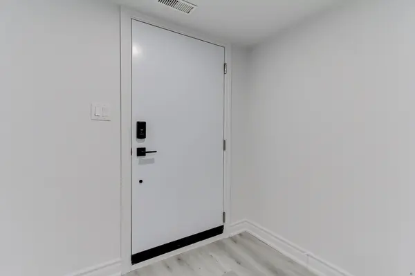 25B Knowles CRES #Secondary Suite/Basement, Aurora, ON L4G 1Z6