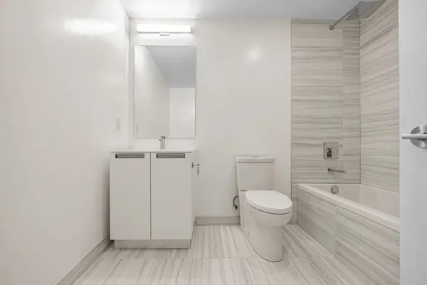 160 Kingsway CRES #411, Toronto W08, ON M8X 2S4