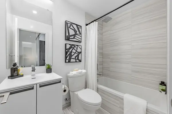 160 Kingsway CRES #310, Toronto W08, ON M8X 2S4