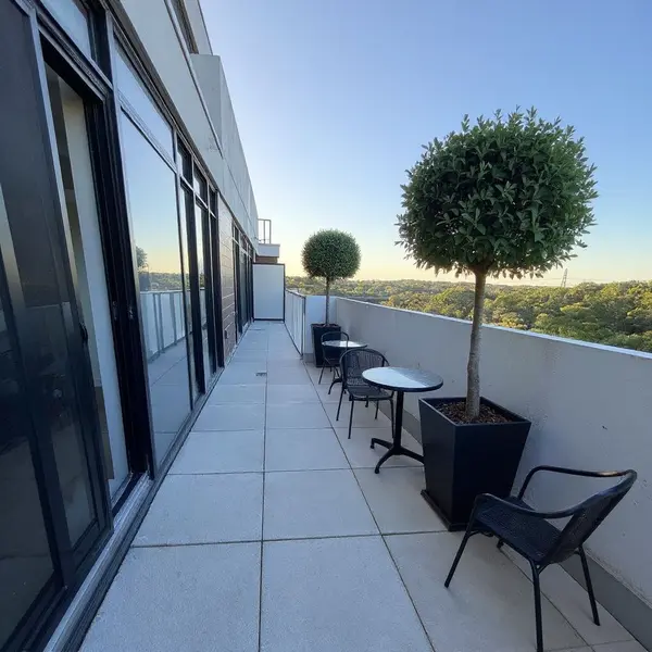 160 Kingsway CRES #707, Toronto W08, ON M8X 2S4