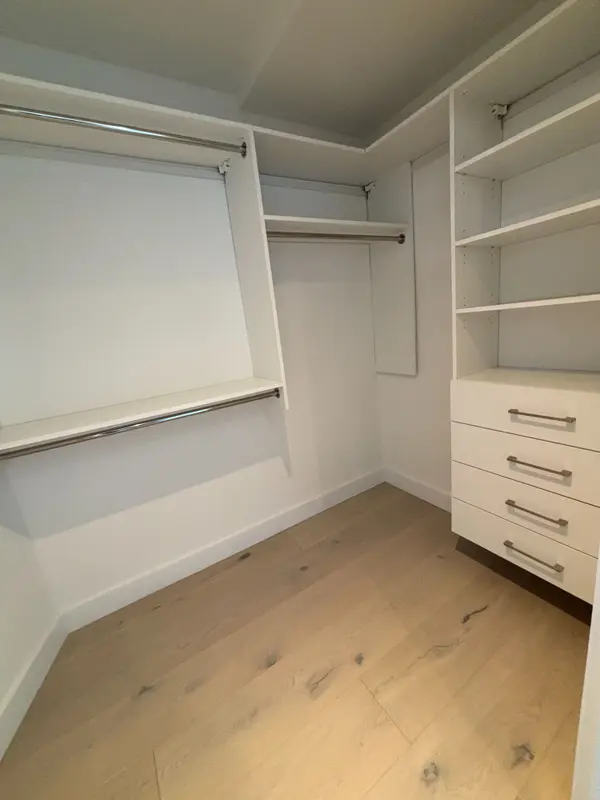 160 Kingsway CRES #707, Toronto W08, ON M8X 2S4