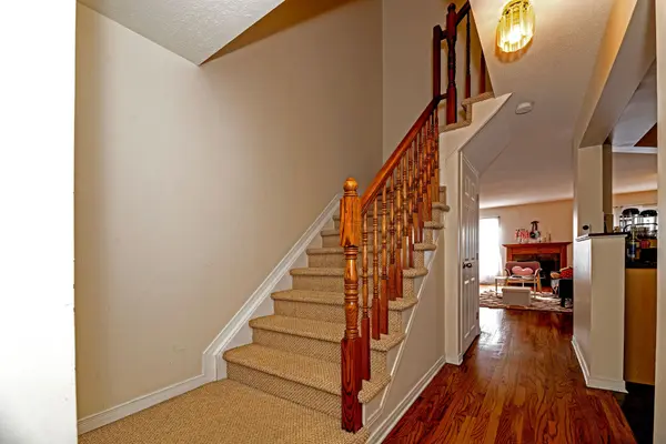 110 Chartley Private, Hunt Club - South Keys And Area, ON K1V 2J6