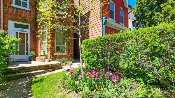 230 Robert ST, Toronto C01, ON M5S 2K7