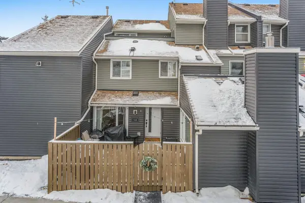 52 Glamis GN SW #143, Calgary, AB T3E 6V1