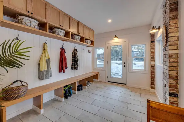 74 Redwood Meadows DR, Rural Rocky View County, AB T3Z1A3