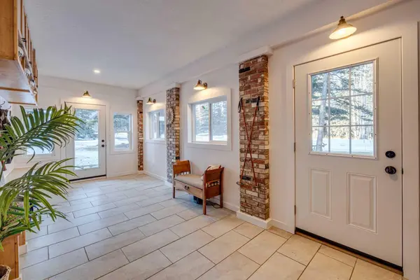 74 Redwood Meadows DR, Rural Rocky View County, AB T3Z1A3