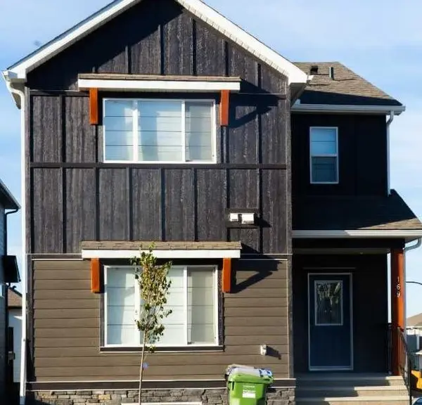 169 Verity MNR SW, Calgary, AB T2Y 0n5