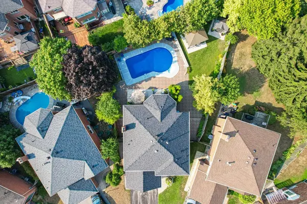 1109 Petunia PL, Pickering, ON L1V 4N5