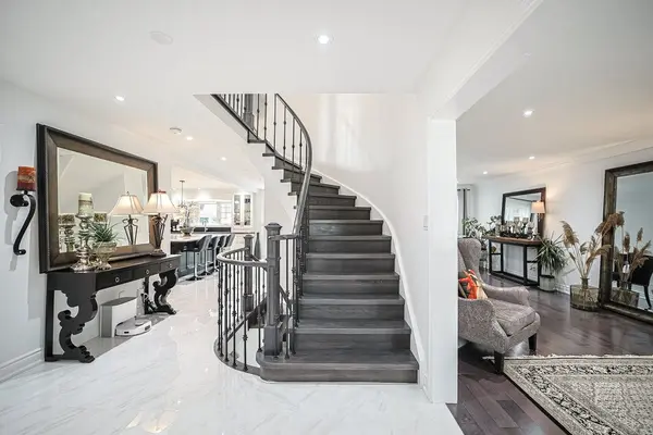 1109 Petunia PL, Pickering, ON L1V 4N5