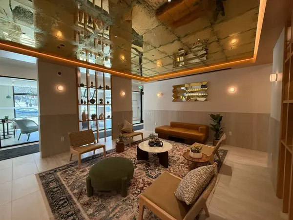 1660 Bloor ST W #514, Toronto W02, ON M6P 0C6