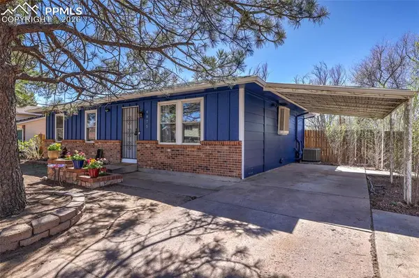 4875 Gatewood DR, Colorado Springs, CO 80916