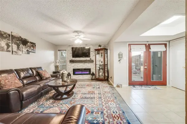 527 Towne House Lane, Richardson, TX 75081