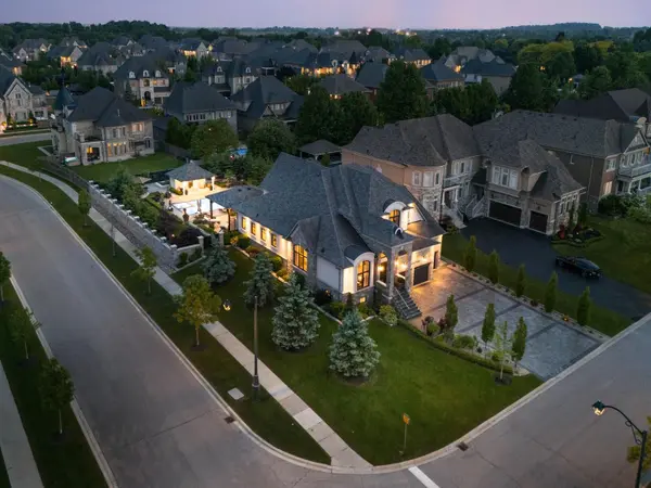 2 Tidnish CT, King, ON L7B 0A1