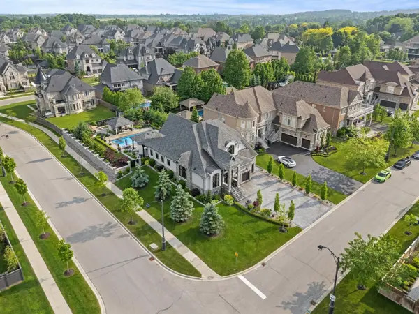 2 Tidnish CT, King, ON L7B 0A1