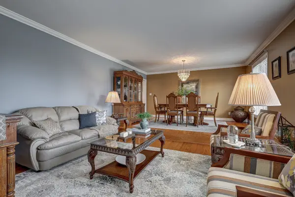 25034 Melbourne RD, Strathroy-caradoc, ON N7G 3H5