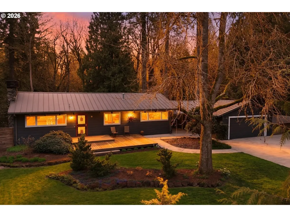 19022 OLD RIVER DR, West Linn, OR 97068