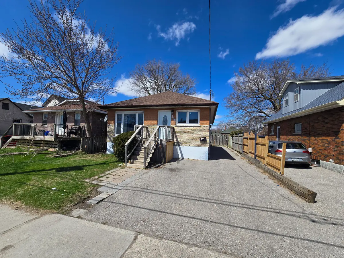 238 Toronto AVE, Oshawa, ON L1H 3C1